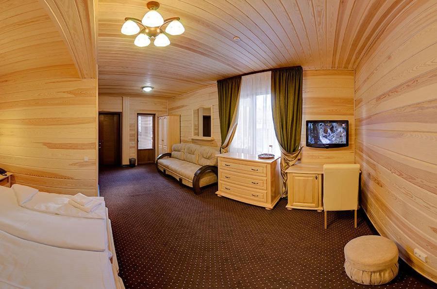 Forest House Tatariv Δωμάτιο φωτογραφία
